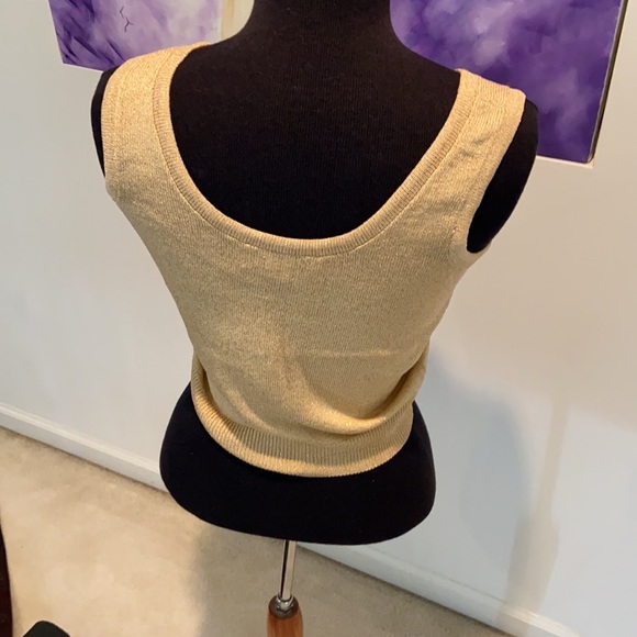 St. John Basic Shell - Picture 4 of 7